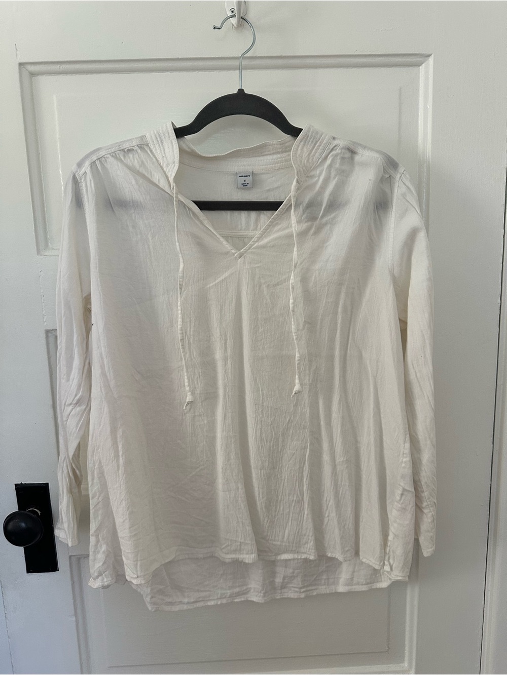 Old Navy Cream V-Neck Tie-Front Tunic Blouse
